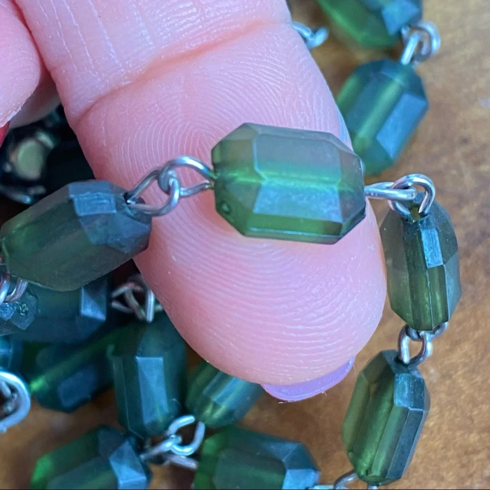 Gorgeous acrylic green & AB rhinestone Festooned chain Statement necklace. - Picture 12 of 12